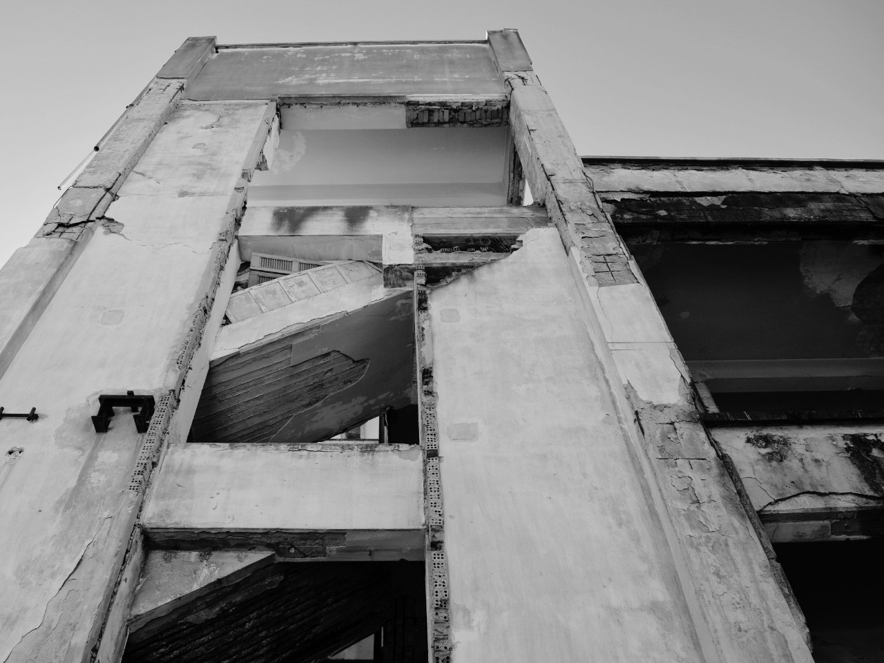 The three-dimensional documentation and the safeguarding of industrial heritage: the example of the IRIS industry in Eleusis